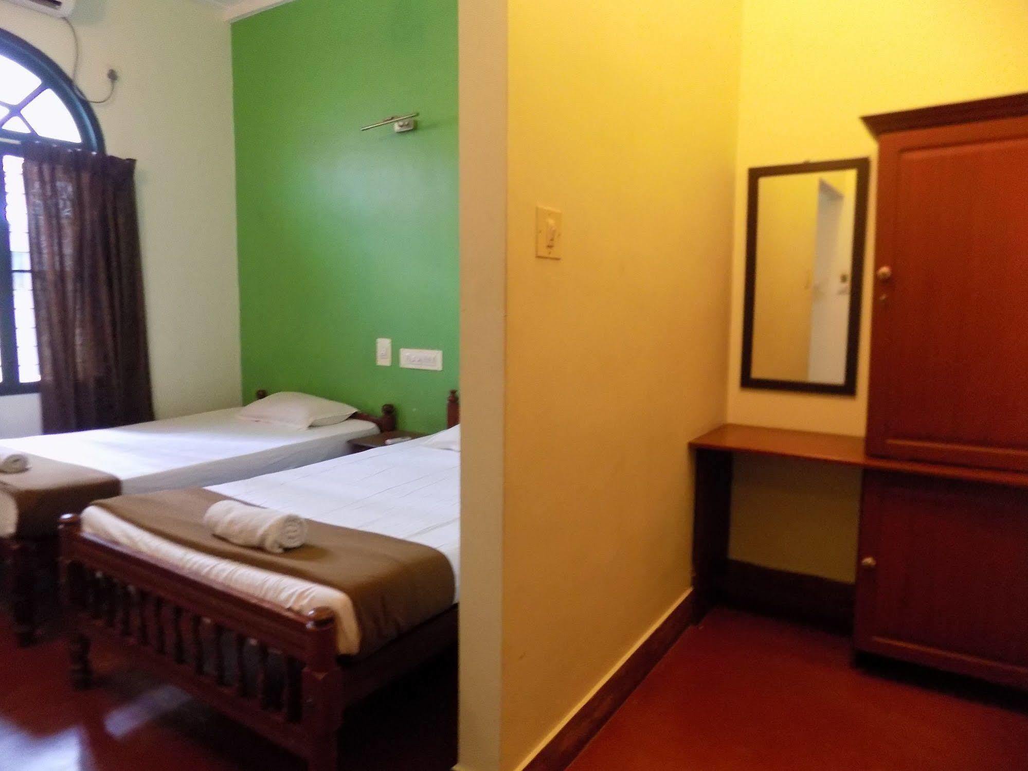 Bed and Breakfast Elphinstone Residency Kochi Екстер'єр фото