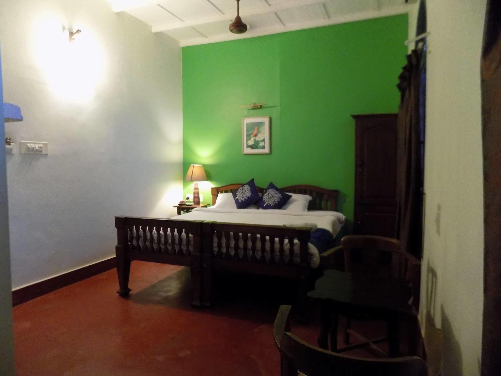 Bed and Breakfast Elphinstone Residency Kochi Екстер'єр фото