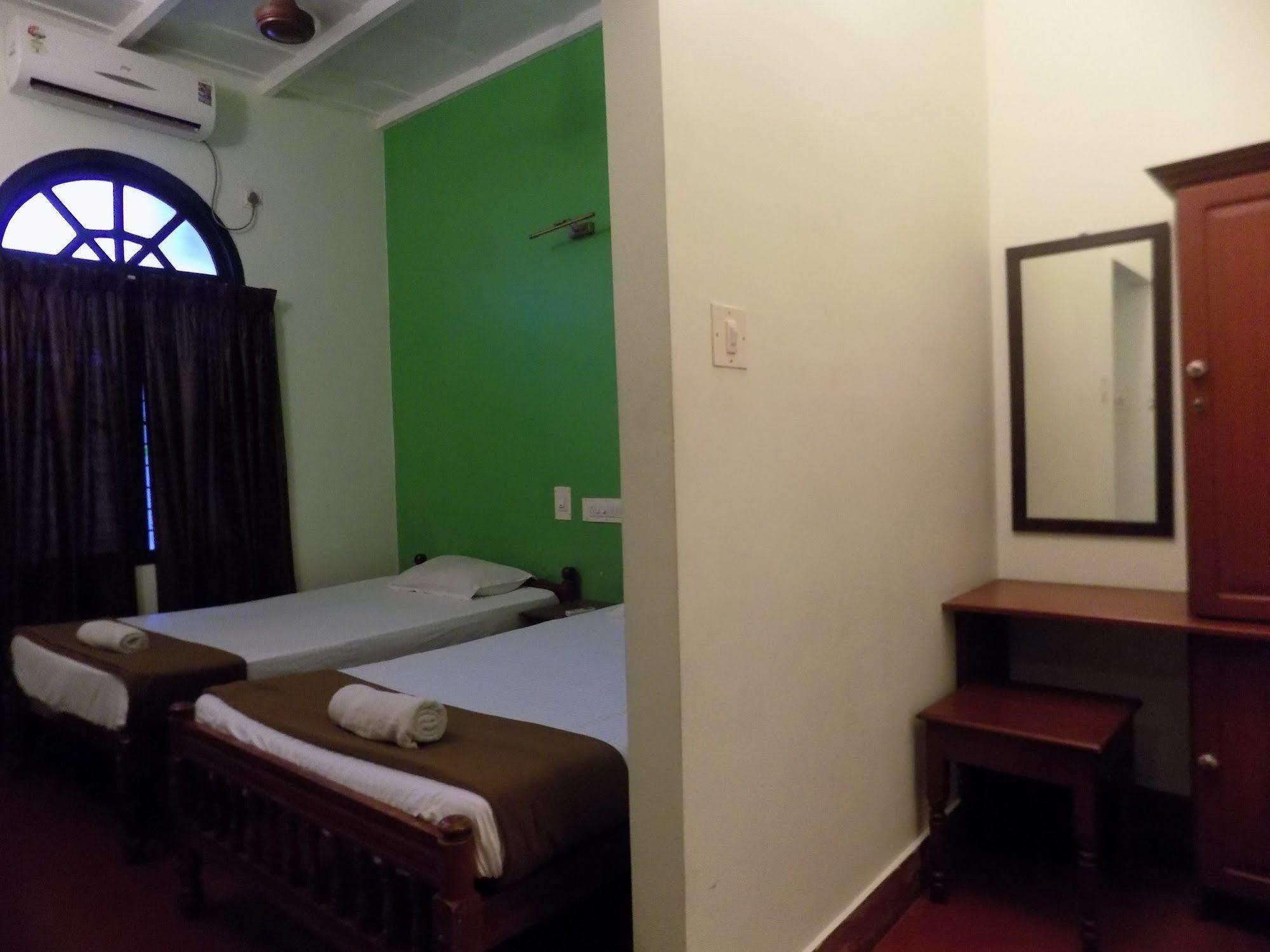Bed and Breakfast Elphinstone Residency Kochi Екстер'єр фото