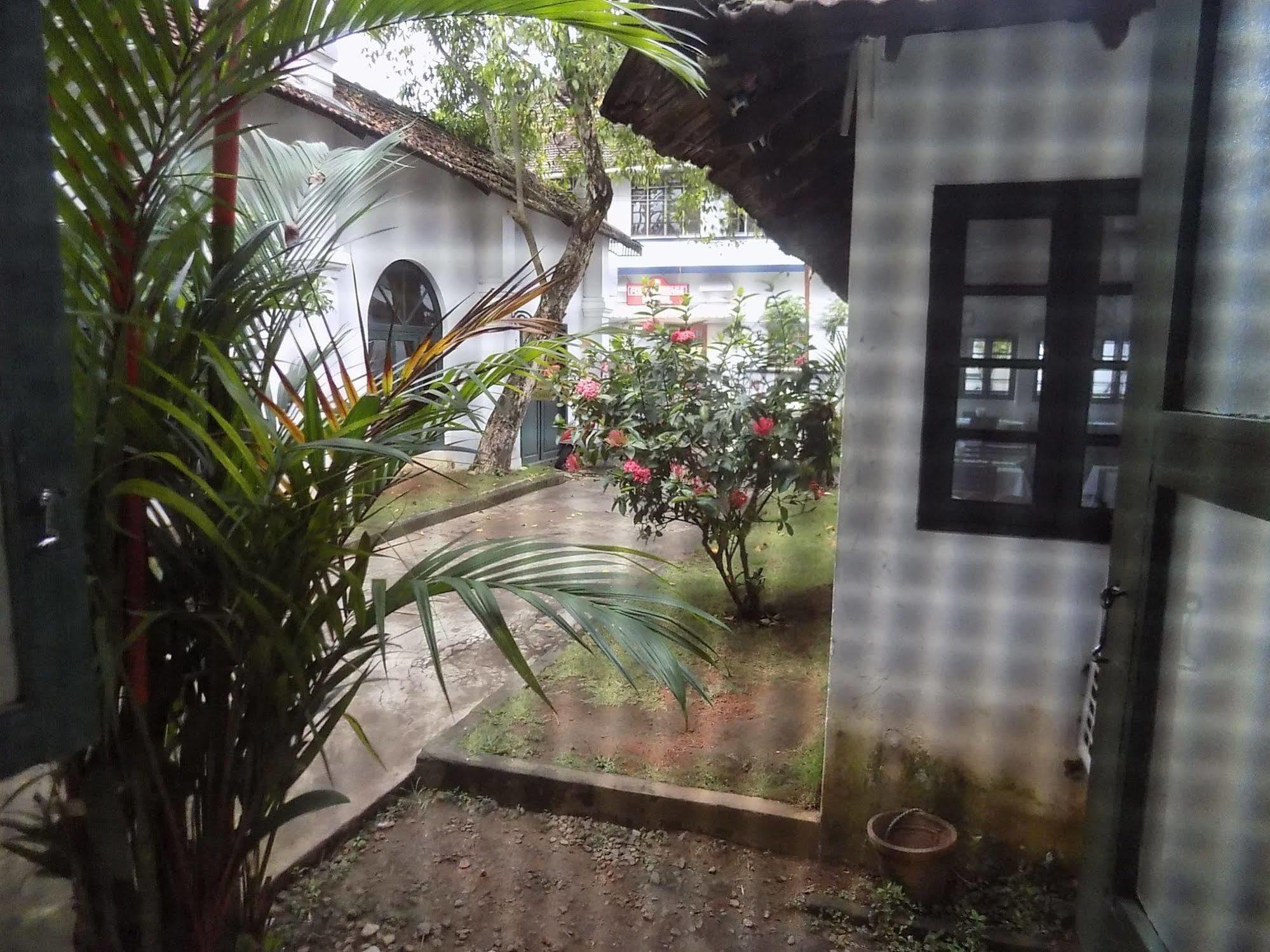Bed and Breakfast Elphinstone Residency Kochi Екстер'єр фото